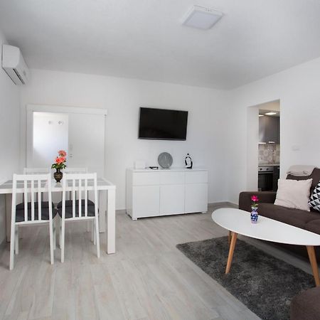 Serious Job Apartment Dubrownik Zewnętrze zdjęcie